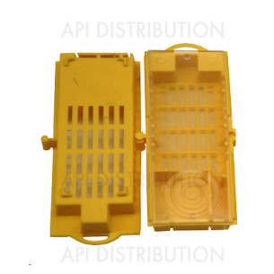 CAGE A REINE D'EXPEDITION ET INTRODUCTION PROGRESSIVE