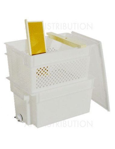 BAC PLASTIQUE A DESOPERCULER GM AVEC TAMIS INOX ET ROBINET LEGA